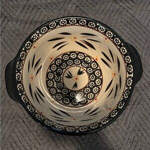 Temp-Tations Black and Cream Floral Bakeware